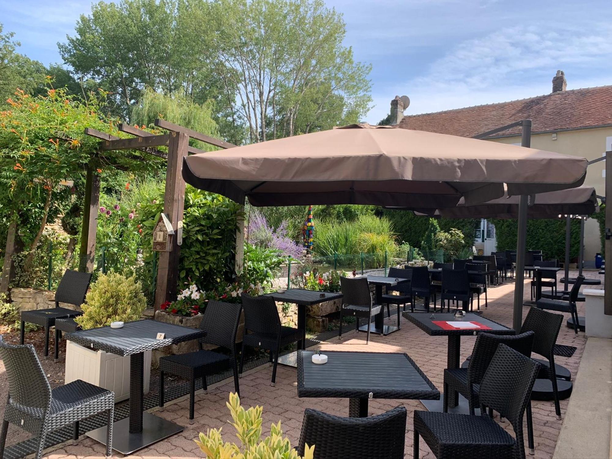 Logis Hotel Restaurant Le Moulin De La Coudre Venoy Bagian luar foto